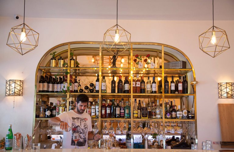 The bar at Tre Sorelle in Athens.