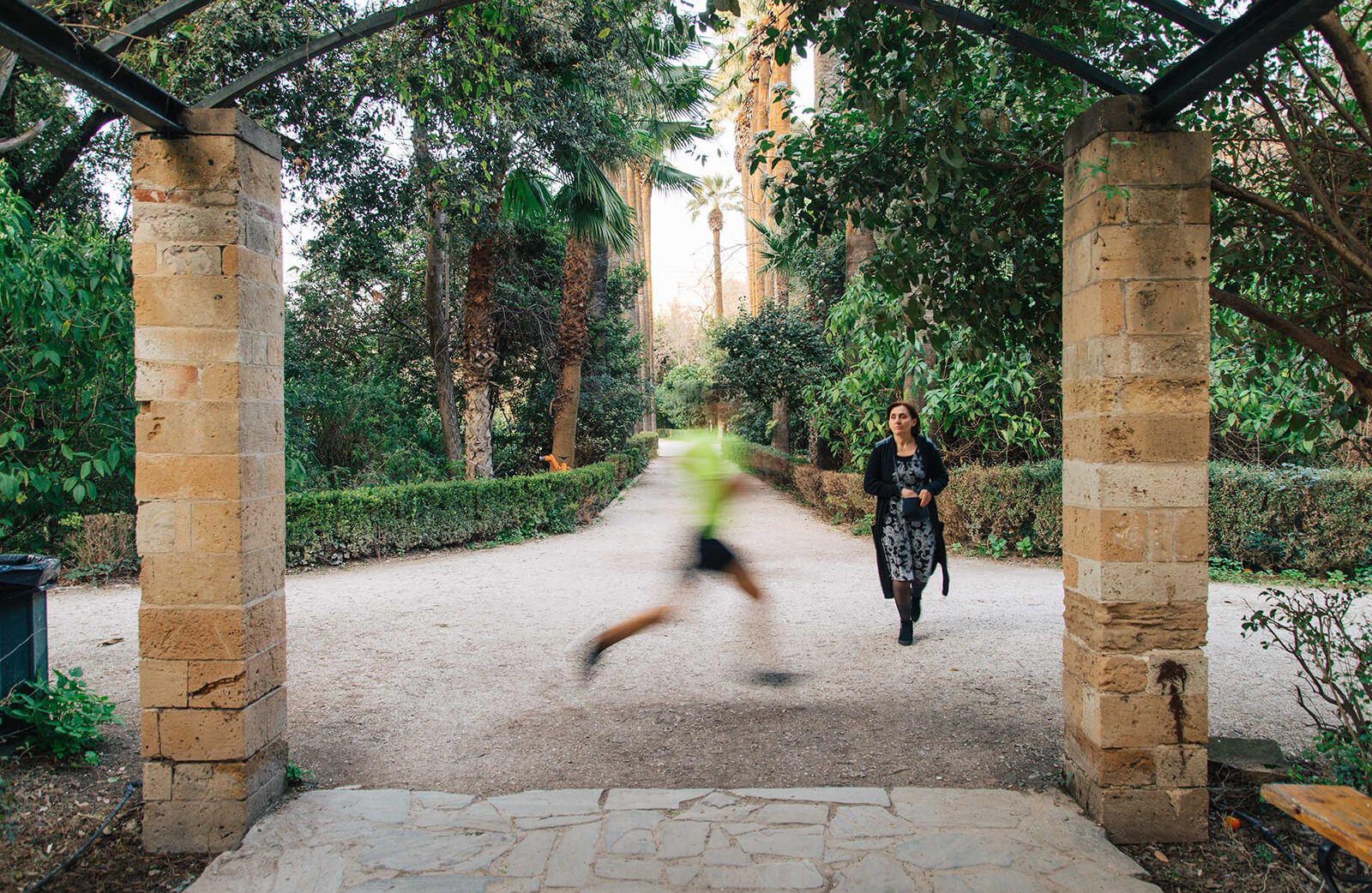 Running in the National Garden. | Photo: Thomas Gravanis 