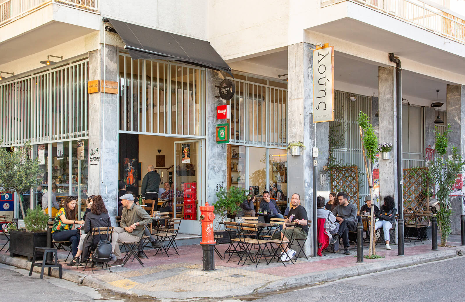 Louis is fairly new, but you shouldn't miss it on your kafeneio tour of Athens. | Photo: Manos Chatzikonstantis 