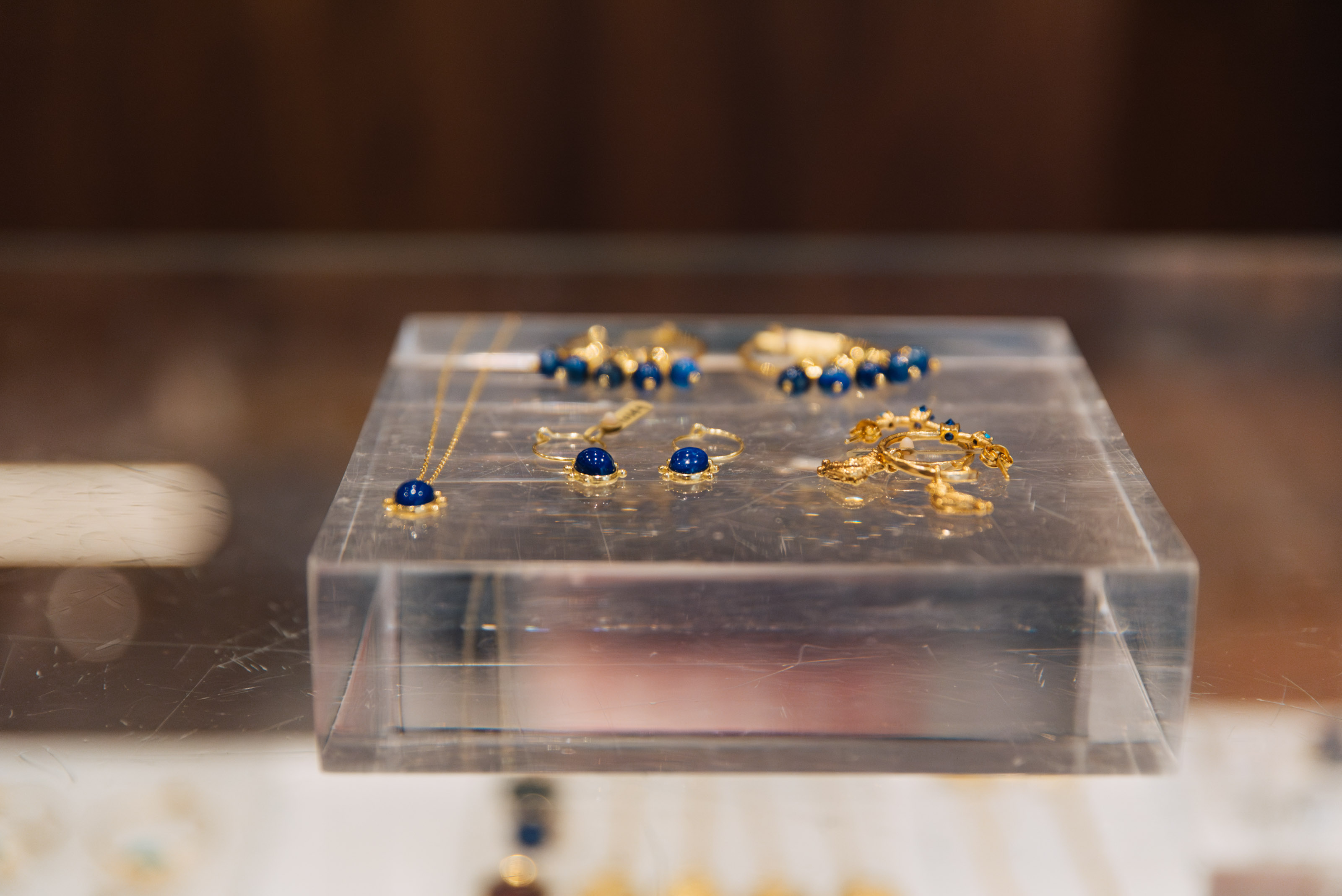 Gold jewellery with the evil eye at the Cycladic shop. | Photo: Thomas Gravanis 