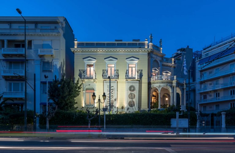 Courtoisie de: Cycladic Museum. Photo by Giorgos Sfakianakis.