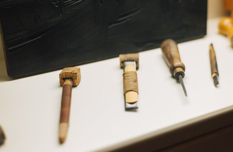 Handmade engraving tools by exiled artist Takis Tzaneteas. | Photo: Thomas Gravanis