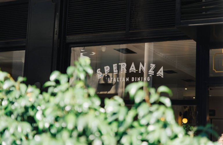 Speranza restaurant in Piraeus.